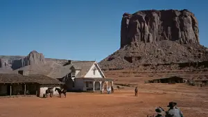 Backdrop to the movie "The Searchers" #713478