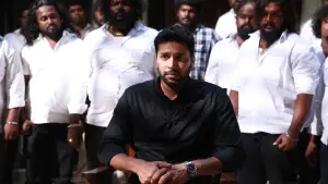 Backdrop to the movie "Comali" #805635