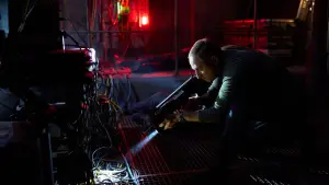 Backdrop to the movie "Canary Black" #622869