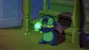 Backdrop to the movie "Lilo & Stitch" #594623