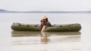 Backdrop to the movie "Tracks" #253922