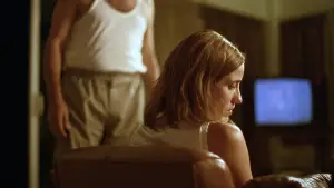 Backdrop to the movie "Dogtooth" #738647