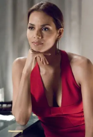 Poster to the movie "Perfect Stranger" #722802