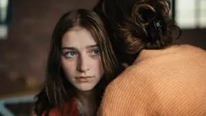 Backdrop to the movie "Holly" #757946