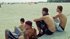 Backdrop to the movie "Beach Rats" #643815