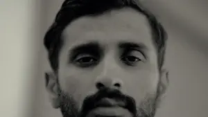 Backdrop to the movie "OFF DUTY" #410133