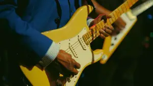 Backdrop to the movie "Sinners" #797406