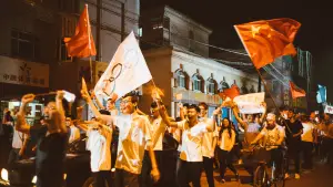 Backdrop to the movie "Caught by the Tides" #611939