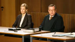 Backdrop to the movie "Sie sagt. Er sagt." #367402