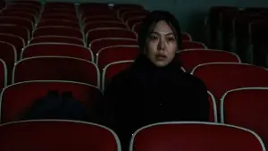 Backdrop to the movie "On the Beach at Night Alone" #400064