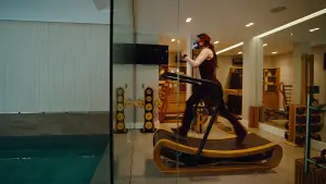 Backdrop to the movie "Bugonia" #511891