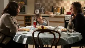 Backdrop to the movie "SOL" #744741