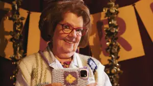 Backdrop to the movie "The Furies" #690934