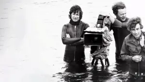 Backdrop to the movie "Jaws @ 50: The Definitive Inside Story" #680231