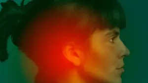 Backdrop to the movie "Alone" #423882