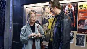 Backdrop to the movie "Fallen Leaves" #409304