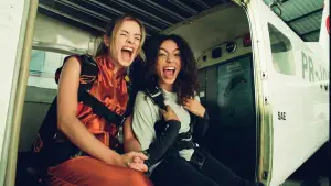 Backdrop to the movie "As Dez Vantagens de Morrer Depois de Você" #670855