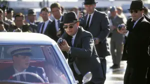 Backdrop to the movie "Catch Me If You Can" #574521