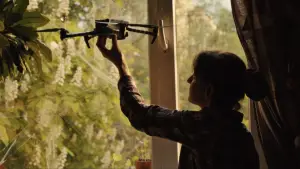 Backdrop to the movie "Porcelain War" #791825