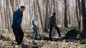 Backdrop to the movie "Brothers by Blood" #418868