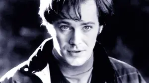 Backdrop to the movie "Kissed" #496596