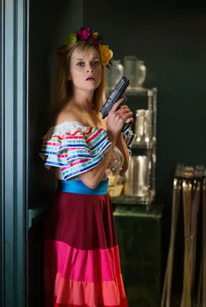 Poster to the movie "Hot Pursuit" #737801