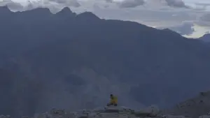 Backdrop to the movie "REO: The Dangerous Peak" #832545