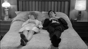 Backdrop to the movie "Darling" #692939