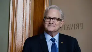 Backdrop to the movie "Ella McCay" #509598