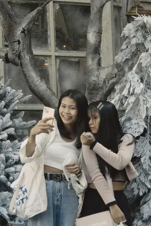 Poster to the movie "Social Landscapes" #561919