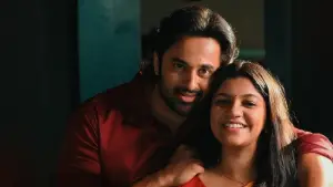 Backdrop to the movie "Mindiyum Paranjum" #540263