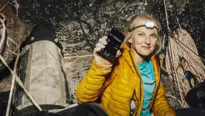 Backdrop to the movie "Girl Climber" #652221