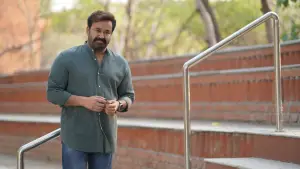 Backdrop to the movie "Hridayapoorvam" #784285