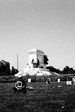 Poster to the movie "Monument" #776536