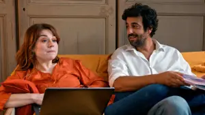 Backdrop to the movie "Double foyer" #757310