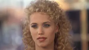 Backdrop to the movie "Showgirls" #606741