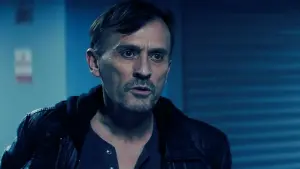 Backdrop to the movie "The Hoarder" #425293