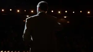 Backdrop to the movie "Birdman or (The Unexpected Virtue of Ignorance)" #590350