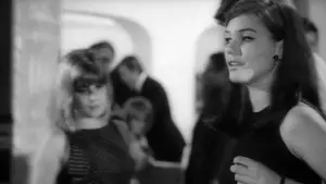 Backdrop to the movie "The Monsters" #700671