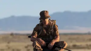 Backdrop to the movie "Moffie" #670445