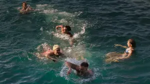 Backdrop to the movie "Here Now" #654351