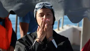 Backdrop to the movie "Orca" #198623