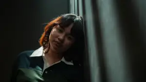 Backdrop to the movie "A Normal Woman" #674664