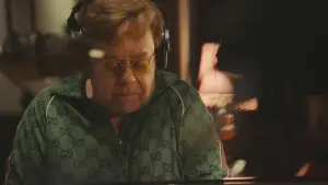 Backdrop to the movie "Elton John: Never Too Late" #792379