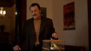 Backdrop to the movie "Broken Years" #688718