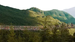 Backdrop to the movie "A Hero