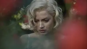 Backdrop to the movie "Blonde" #696870