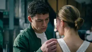 Backdrop to the movie "Un/Dressed" #686004