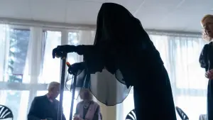 Backdrop to the movie "The Front Room" #707590