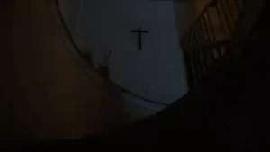 Backdrop to the movie "undertone" #560778